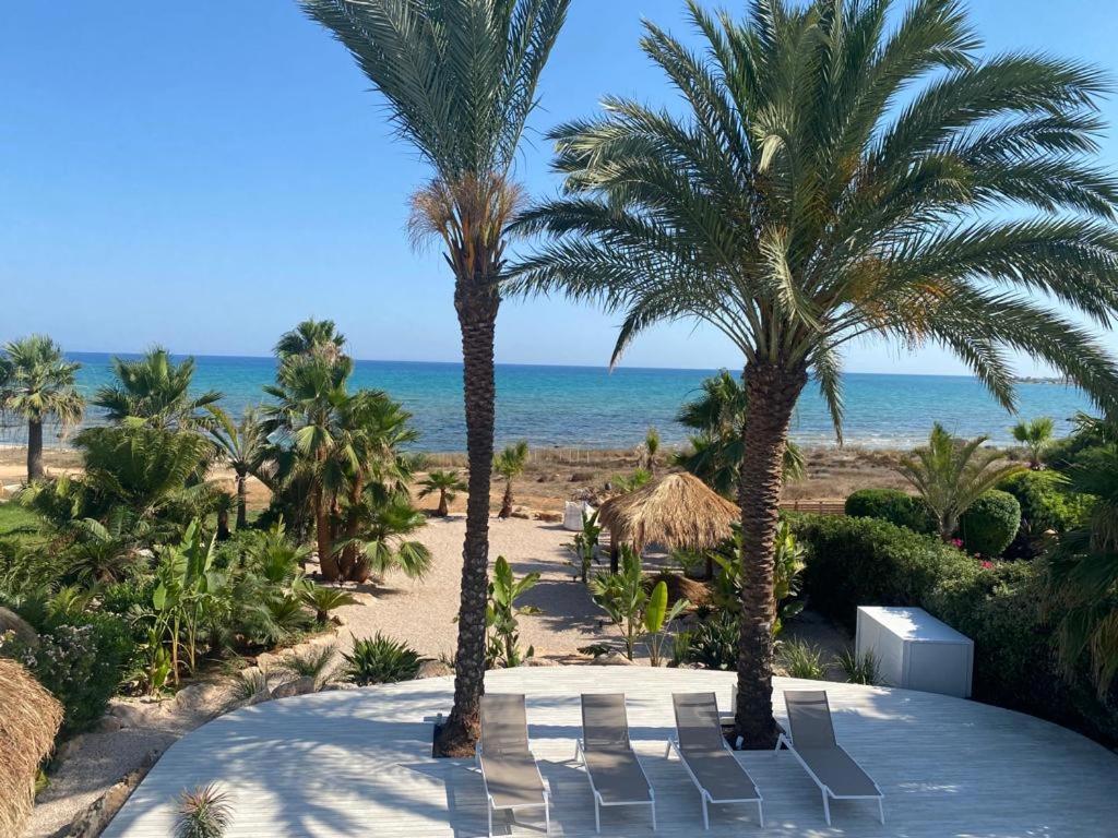 Whitekey Cyprus Willa